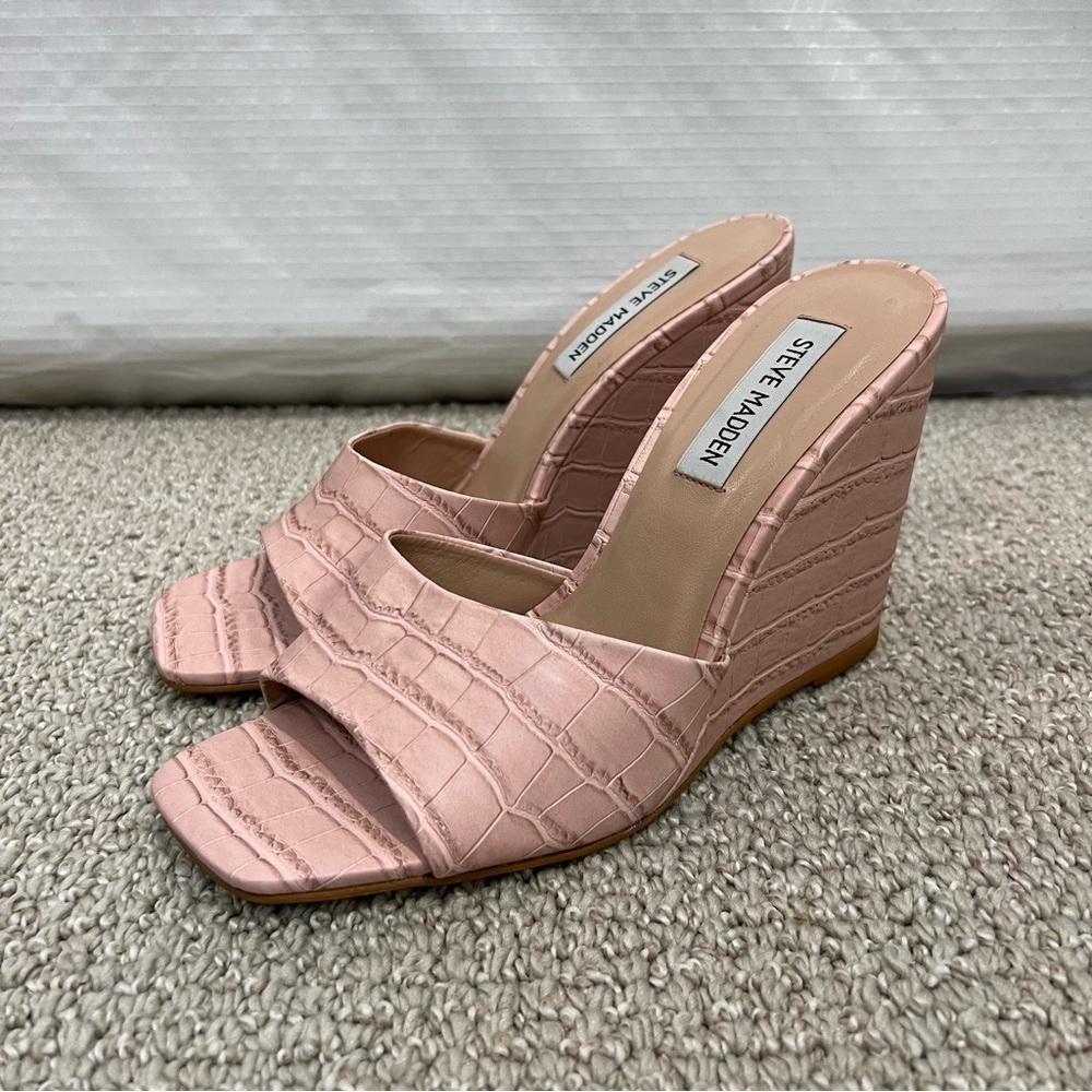 Steve Madden Women Veles Pink Croc Embossed Wedge Heels Shoes 4” Heel Size 7.5,